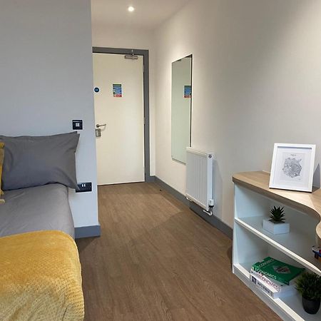 Apartmán For Students Only At Great Patrick Street Belfast Exteriér fotografie