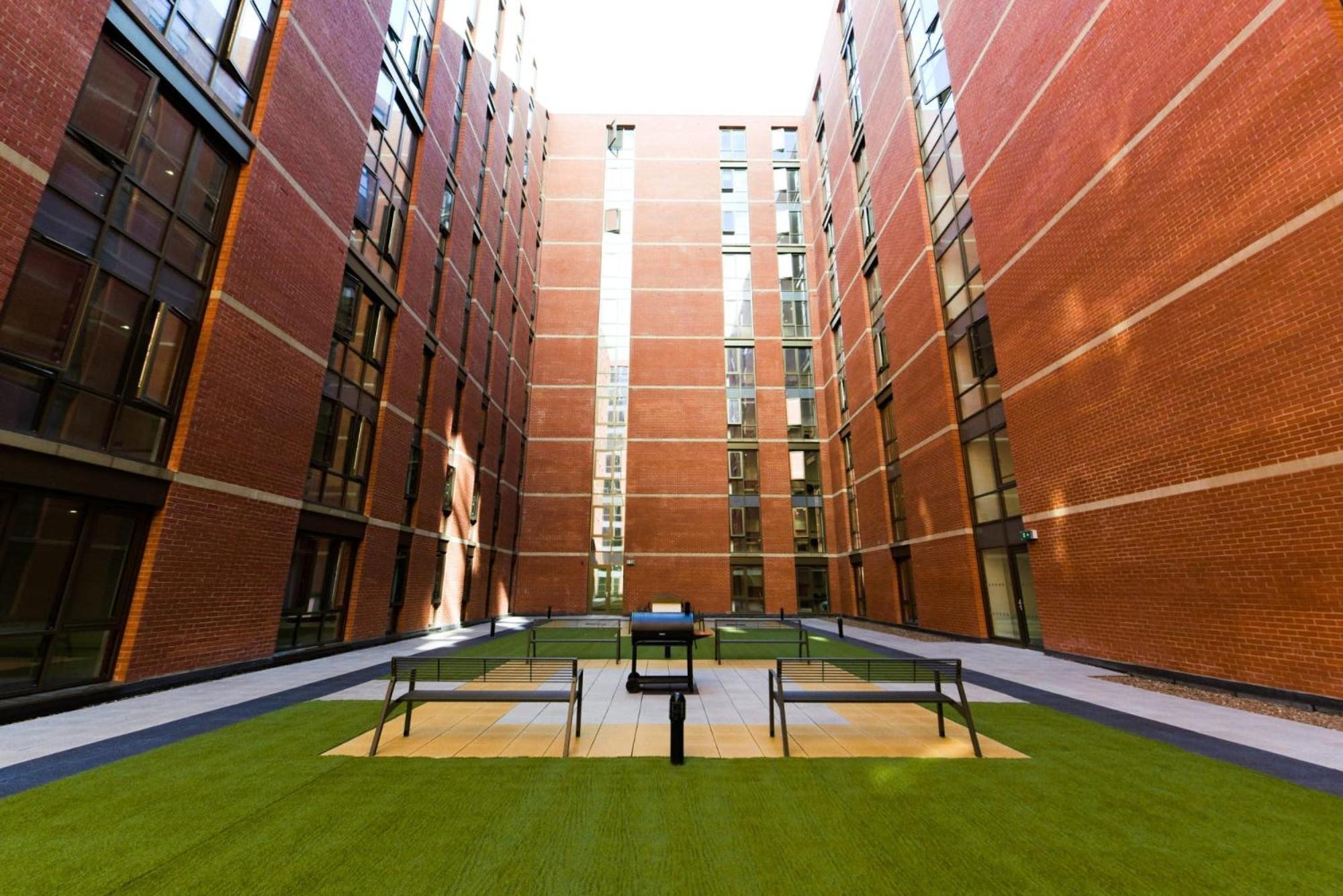 Apartmán For Students Only At Great Patrick Street Belfast Exteriér fotografie